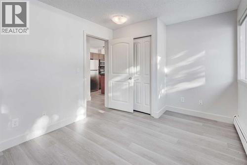 1, 101 Village Heights Sw, Calgary, AB - Indoor Photo Showing Other Room