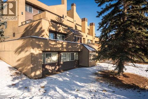 1, 101 Village Heights Sw, Calgary, AB - Outdoor