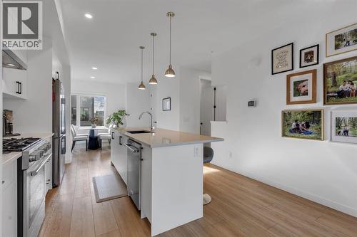 213 Greenbriar Common Nw, Calgary, AB - Indoor Photo Showing Kitchen With Stainless Steel Kitchen With Upgraded Kitchen
