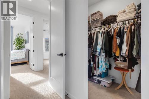 Walk-in Closet - 213 Greenbriar Common Nw, Calgary, AB - Indoor