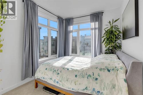 Bedroom #2 - 213 Greenbriar Common Nw, Calgary, AB - Indoor Photo Showing Bedroom