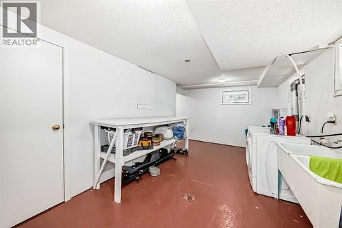 49 Poplar Crescent, Springbrook, AB - Indoor