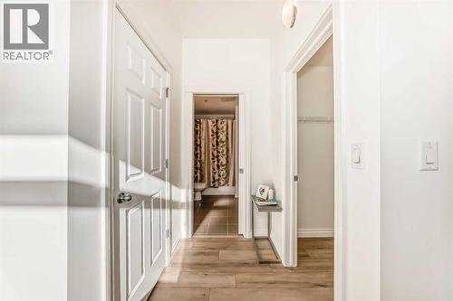 3217, 24 Hemlock Crescent Sw, Calgary, AB - Indoor Photo Showing Other Room