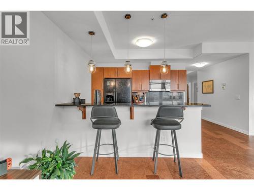 1933 Ambrosi Road Unit# 311, Kelowna, BC - Indoor Photo Showing Kitchen