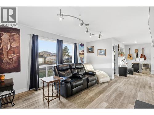 146 Aspen Street, Kamloops, BC - Indoor Photo Showing Living Room