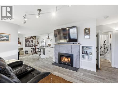 146 Aspen Street, Kamloops, BC - Indoor Photo Showing Living Room With Fireplace