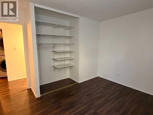 121, 1237 4 Avenue S, Lethbridge, AB - Indoor Photo Showing Other Room