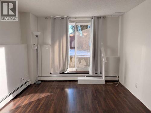 121, 1237 4 Avenue S, Lethbridge, AB - Indoor Photo Showing Other Room