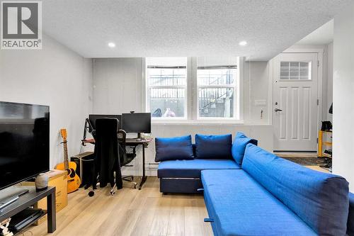 317 Cranbrook Square Se, Calgary, AB - Indoor