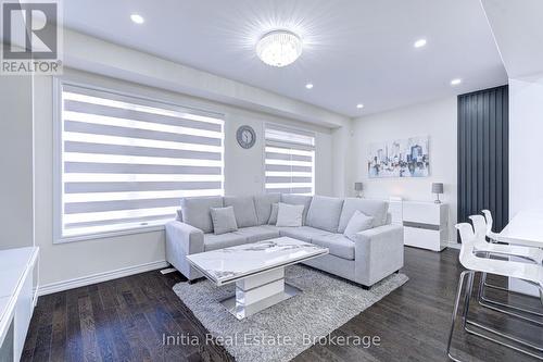 53 Lillian Way, Haldimand, ON - Indoor Photo Showing Living Room