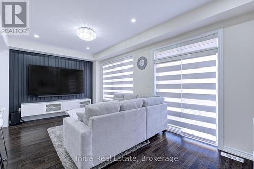 53 Lillian Way, Haldimand, ON - Indoor Photo Showing Living Room