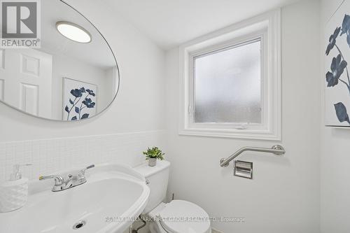 957 Timmins Gardens, Pickering, ON - Indoor Photo Showing Bathroom