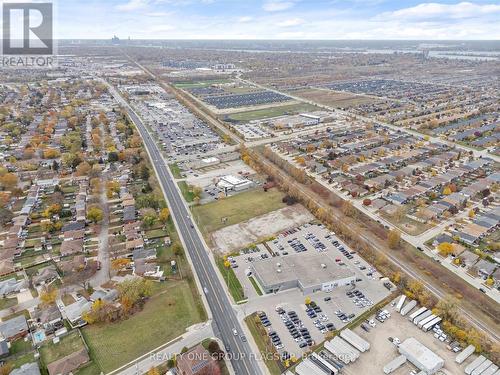 10982 Tecumseh Road E, Windsor, ON 