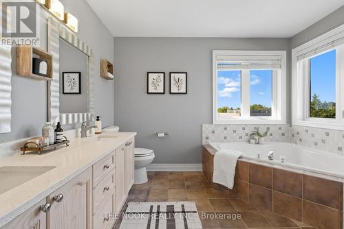 42 Bridle Court, Clarington (Courtice), ON - Indoor Photo Showing Bathroom