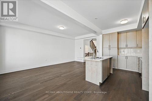 13 - 2184 Postmaster Drive, Oakville, ON - Indoor Photo Showing Kitchen
