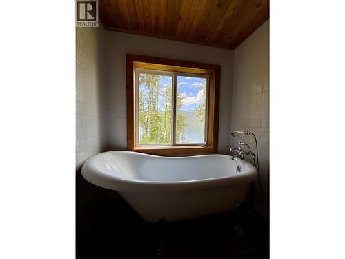 Second floor bathroom - Lot 4 Pete Martin Bay, Sicamous, BC - Indoor Photo Showing Bathroom