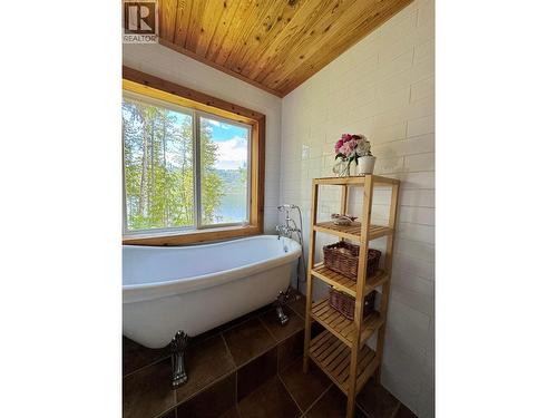 Second floor bathroom - Lot 4 Pete Martin Bay, Sicamous, BC - Indoor