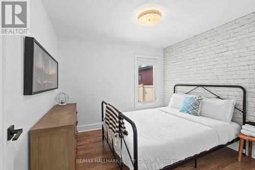 377 Summit Avenue, Ottawa, ON - Indoor Photo Showing Bedroom