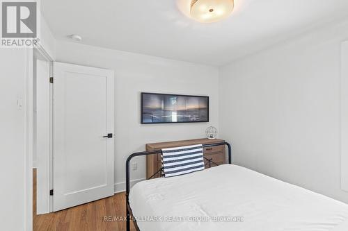 377 Summit Avenue, Ottawa, ON - Indoor Photo Showing Bedroom