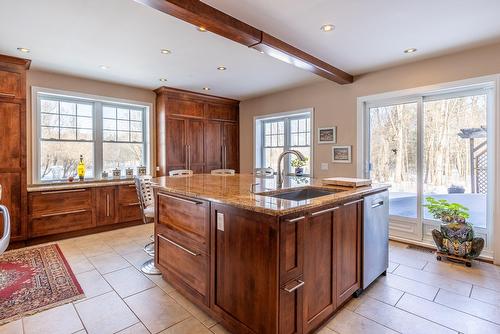 Kitchen - 65 Ch. Papineau, Lac-Brome, QC - Indoor Photo Showing Kitchen