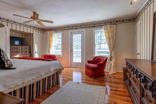 Primary bedroom - 65 Ch. Papineau, Lac-Brome, QC - Indoor Photo Showing Bedroom