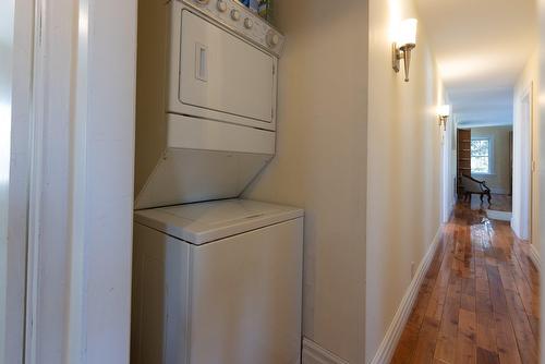 Passageway - 65 Ch. Papineau, Lac-Brome, QC - Indoor Photo Showing Laundry Room