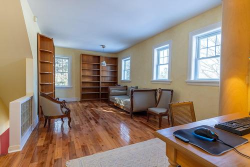 Den - 65 Ch. Papineau, Lac-Brome, QC - Indoor