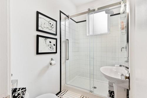 Bathroom - 5456 Place Grovehill, Montréal (Côte-Des-Neiges/Notre-Dame-De-Grâce), QC - Indoor Photo Showing Bathroom