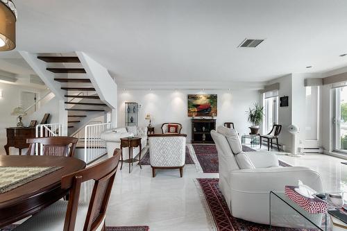 Living room - 1Z Av. Sauriol, Laval (Laval-Des-Rapides), QC 