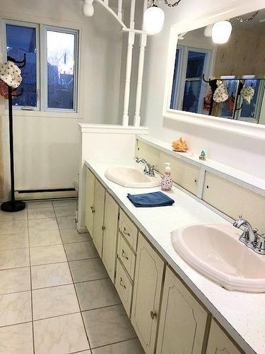 Bathroom - 790 Rue Napoléon, Massueville, QC - Indoor Photo Showing Bathroom