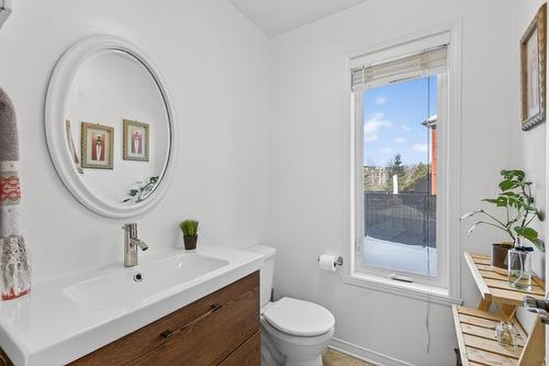 Powder room - 50 Rue De La Seine, Candiac, QC - Indoor Photo Showing Bathroom