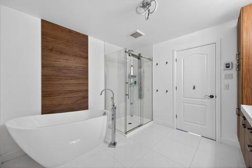 Bathroom - 50 Rue De La Seine, Candiac, QC - Indoor Photo Showing Bathroom