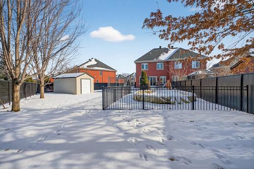 Pool - 50 Rue De La Seine, Candiac, QC - Outdoor