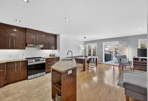 Kitchen - 50 Rue De La Seine, Candiac, QC - Indoor Photo Showing Kitchen