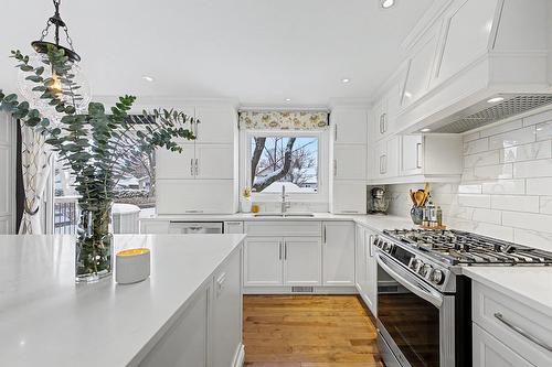 Kitchen - 1130 Rue Goyer, Saint-Bruno-De-Montarville, QC - Indoor Photo Showing Kitchen With Upgraded Kitchen