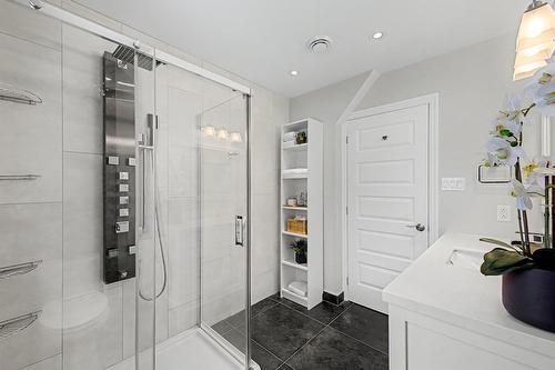 Bathroom - 1130 Rue Goyer, Saint-Bruno-De-Montarville, QC - Indoor Photo Showing Bathroom