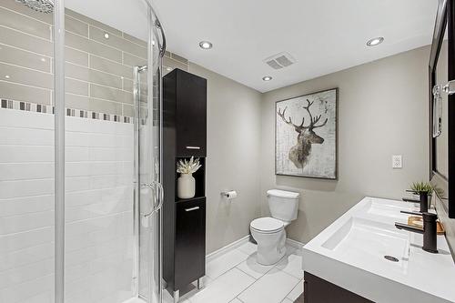 Bathroom - 1130 Rue Goyer, Saint-Bruno-De-Montarville, QC - Indoor Photo Showing Bathroom