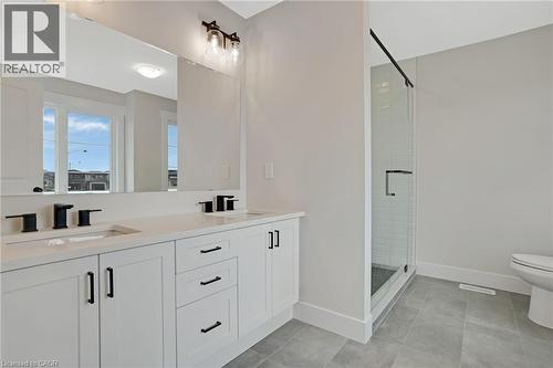 24 Moon Crescent, Cambridge, ON - Indoor Photo Showing Bathroom