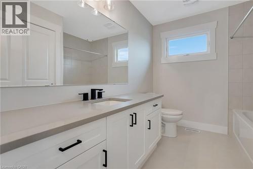 24 Moon Crescent, Cambridge, ON - Indoor Photo Showing Bathroom