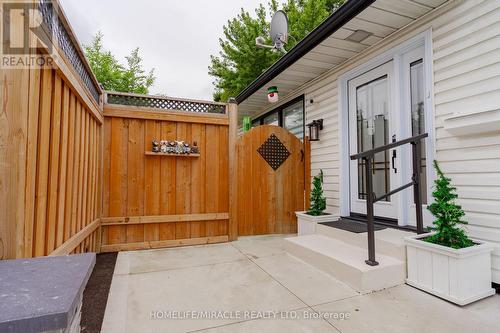 10 HUNTINGWOOD CRESCENT  Brampton, ON L6S 1S6