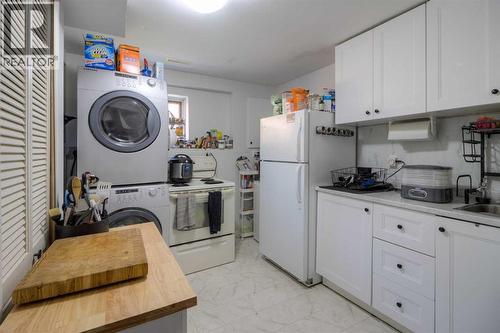 7 Cayuga Place W, Lethbridge, AB - Indoor Photo Showing Laundry Room