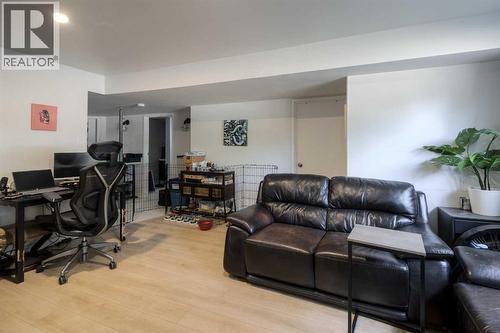 7 Cayuga Place W, Lethbridge, AB - Indoor