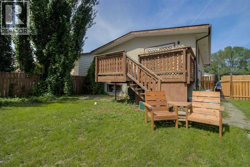 7 Cayuga Place W, Lethbridge, AB - Outdoor With Deck Patio Veranda