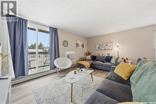 7 116 Acadia Court, Saskatoon, SK - Indoor Photo Showing Living Room