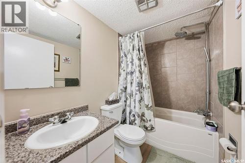7 116 Acadia Court, Saskatoon, SK - Indoor Photo Showing Bathroom