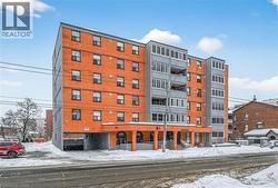 23 MAIN Street Unit# 507  Dundas, ON L9H 2P7