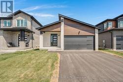 52 MOON CRESCENT  Cambridge, ON N1S 5A7