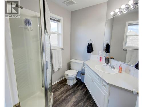 Ensuite off the primary bedroom 3 piece - 2312 Hunter Avenue, Armstrong, BC - Indoor Photo Showing Bathroom