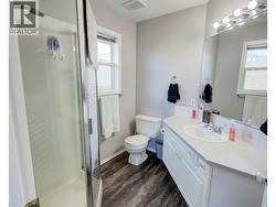 Ensuite off the primary bedroom 3 piece - 