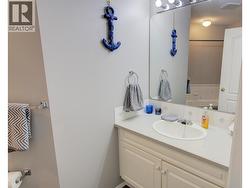 Main upper bathroom 3 piece - 